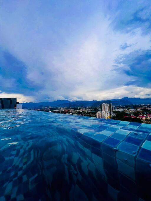 The Horizon Infinity Pool 17th Floor Pangsapuri Ipoh